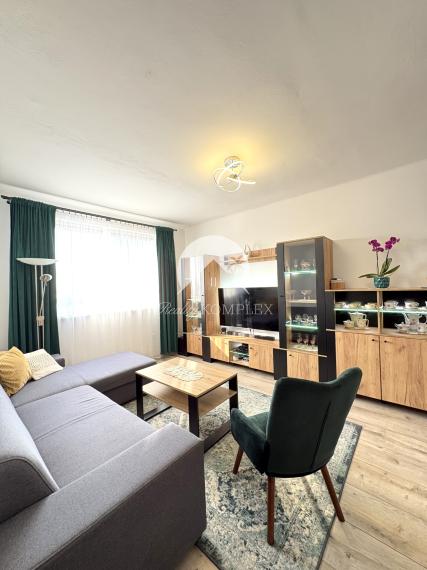 IBA U NÁS !!! Reality KOMPLEX s.r.o. Vám ponúka na PREDAJ tento nádherný, kompletne zrekonštruovaný trojizbový byt s balkónom v Komárne časť Ďulov Dvor !!!