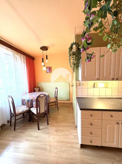 IBA U NÁS !!! Reality KOMPLEX s.r.o. Vám ponúka na PREDAJ slnečný, priestranný  3izbový byt v dobrej lokalite v Komárne !!!