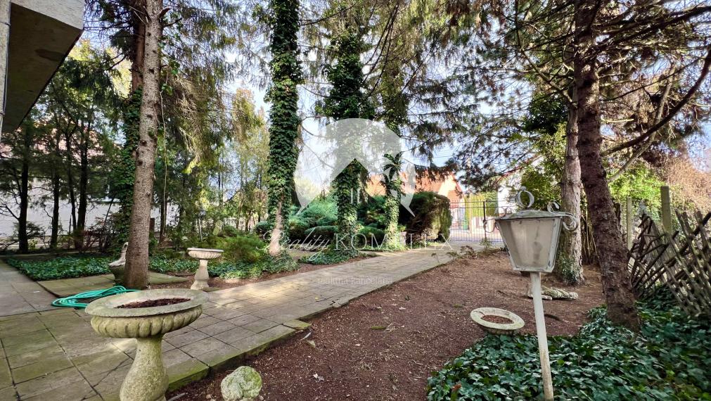 Reality KOMPLEX s.r.o. Vám ponúka na predaj priestranný rodinný dom s veľkým pozemkom v obci Chotín