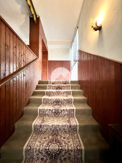 Reality KOMPLEX s.r.o. Vám ponúka na predaj priestranný rodinný dom s veľkým pozemkom v obci Chotín