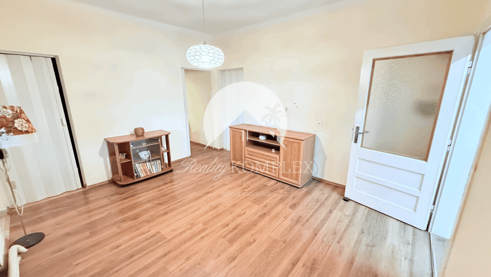 Reality KOMPLEX s.r.o. Vám ponúka rodinný dom v obci Bátorové Kosihy