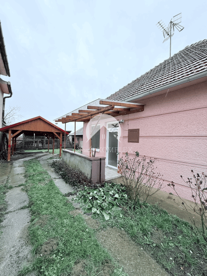 Reality KOMPLEX s.r.o. Vám ponúka rodinný dom v obci Bátorové Kosihy