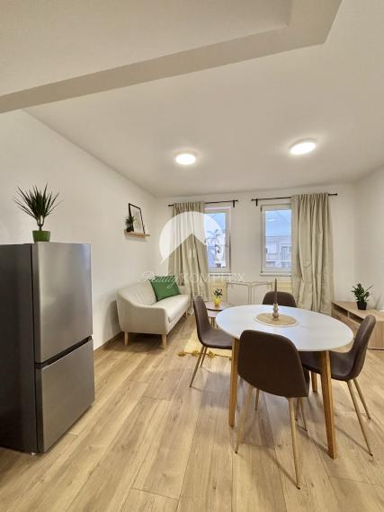 Reality KOMPLEX s.r.o. Vám ponúka na Prenájom kompletne zrekonštruovaného 3-izbového bytu s balkónom