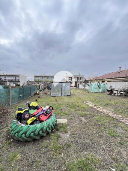 Reality KOMPLEX s.r.o. Vám  ponúka na predaj rodinný dom v meste Kolárovo