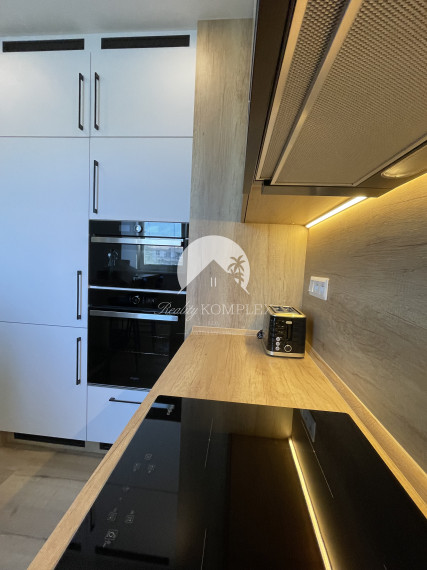 Reality KOMPLEX s.r.o., Vám ponúka na Prenájom 2-izbový byt s loggiou v meste Dunajská Streda