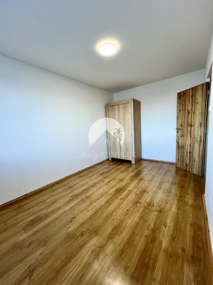 Reality KOMPLEX s.r.o. Vám ponúka na PREDAJ zrekonštruovaný 3 izbový byt v Dunajskej Strede