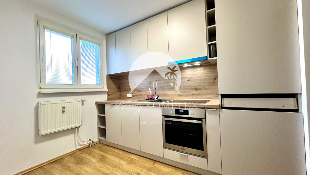 Reality KOMPLEX s.r.o. Vám ponúka na PREDAJ zrekonštruovaný 3 izbový byt v Dunajskej Strede