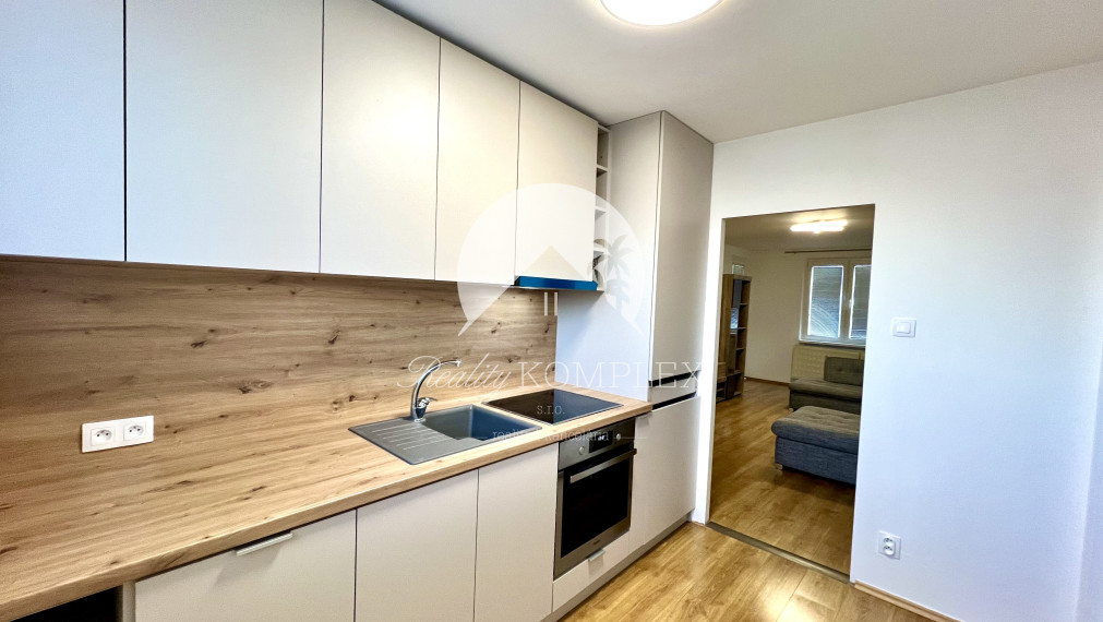 Reality KOMPLEX s.r.o. Vám ponúka na PREDAJ zrekonštruovaný 3 izbový byt v Dunajskej Strede