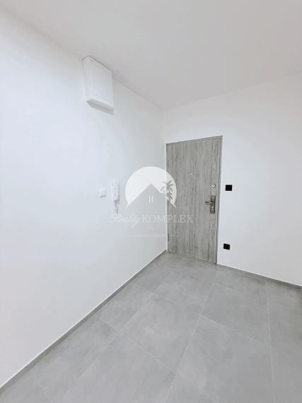 Reality KOMPLEX s.r.o. Vám ponúka kompletne zrekonštruovaný 3-izbový byt v DS