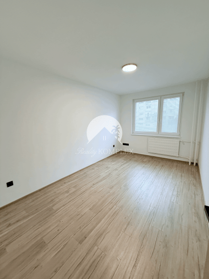 Reality KOMPLEX s.r.o. Vám ponúka kompletne zrekonštruovaný 3-izbový byt v DS