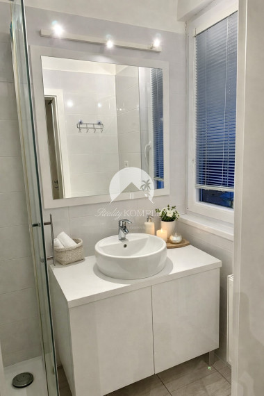 Reality KOMPLEX s.r.o. Vám ponúka na prenájom krásny kompletne prerobený 2-izbový byt na Košickej ulici, v Komárne