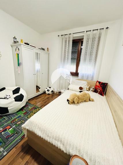 Reality KOMPLEX s.r.o., Vám ponúka na predaj 3-izbový dom s modernizáciou a samostatným salónom v obci Okoč