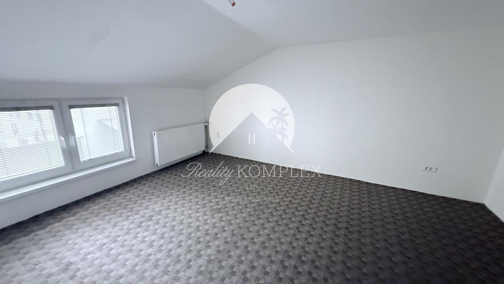 Reality KOMPLEX s.r.o. Vám ponúka 3-izbový byt vo Veľkom Mederi