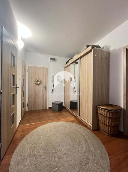 Reality KOMPLEX s.r.o. Vám ponúka na predaj veľkorysý 4-izbový byt v meste Komárno.