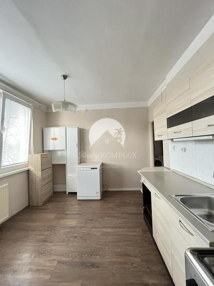 Reality Komplex ponúka exkluzívne na predaj 1-izbový byt s balkónom o výmere 32 m²