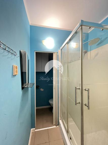 Reality Komplex ponúka exkluzívne na predaj 1-izbový byt s balkónom o výmere 32 m²