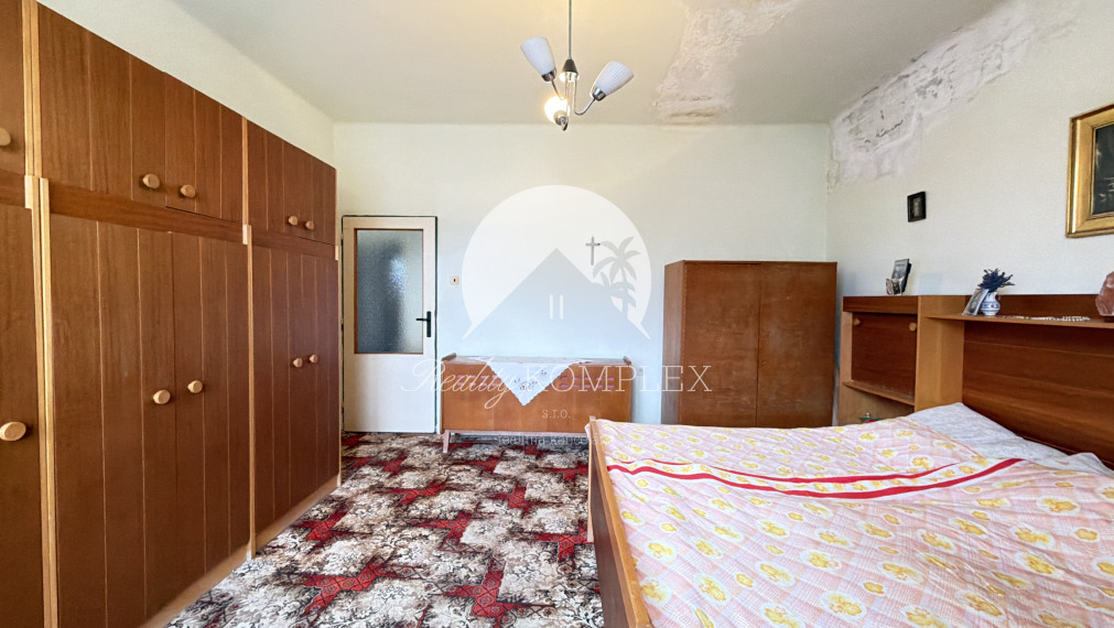 NA PREDAJ – POSCHODOVÝ RODINNÝ DOM V OBCI BALOŇ