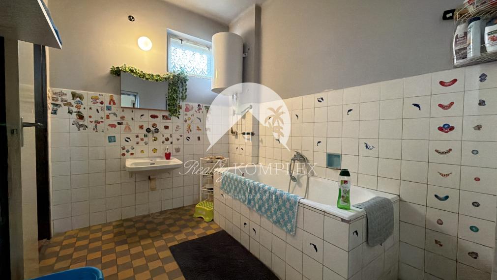 NA PREDAJ – POSCHODOVÝ RODINNÝ DOM V OBCI BALOŇ