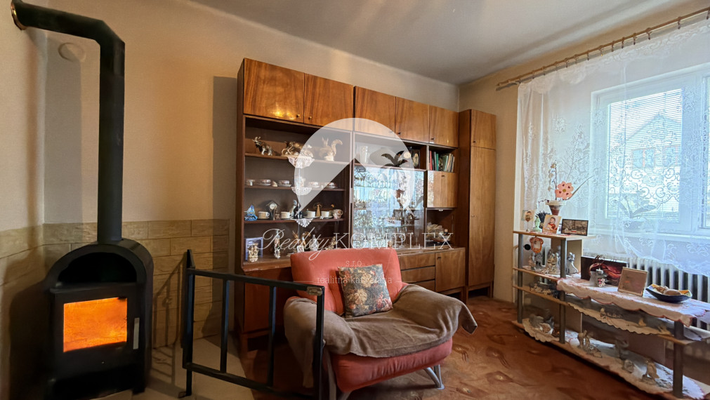 NA PREDAJ – POSCHODOVÝ RODINNÝ DOM V OBCI BALOŇ