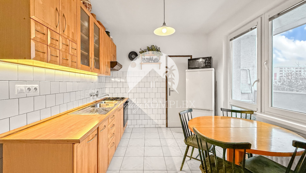 Reality KOMPLEX s.r.o., Vám ponúka na predaj slnečný 3-izbový byt v Šamoríne blízko centra