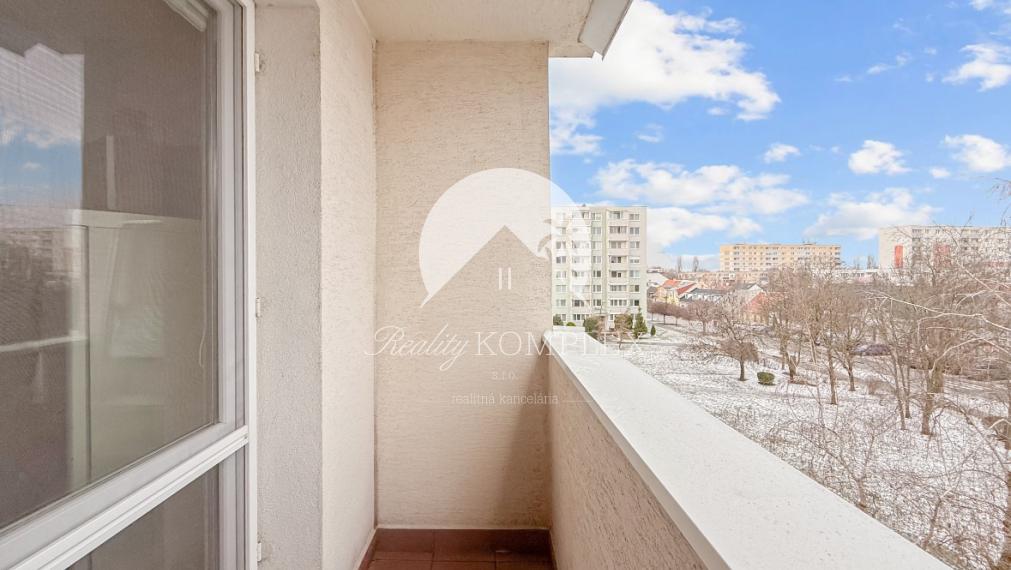 Reality KOMPLEX s.r.o., Vám ponúka na predaj slnečný 3-izbový byt v Šamoríne blízko centra