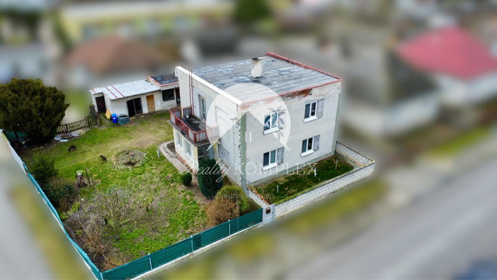 NA PREDAJ – POSCHODOVÝ RODINNÝ DOM V OBCI BALOŇ