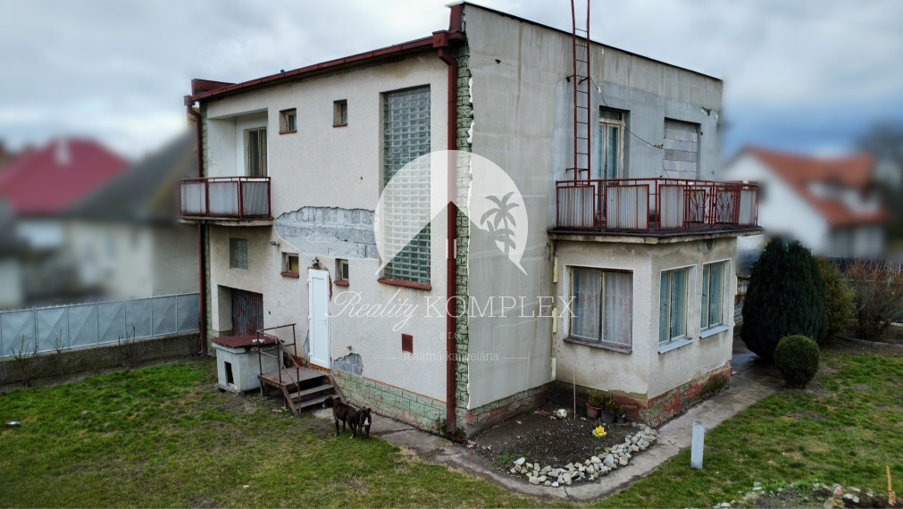 NA PREDAJ – POSCHODOVÝ RODINNÝ DOM V OBCI BALOŇ