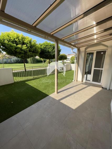 Reality KOMPLEX s.r.o. Vám ponúka luxusný 2-izbový byt s garážou a veľkou terasou NA PRENÁJOM