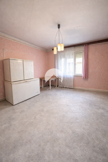 Na PREDAJ starý rodinný dom v obci Okoličná na Ostrove