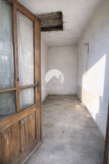 Na PREDAJ starý rodinný dom v obci Okoličná na Ostrove