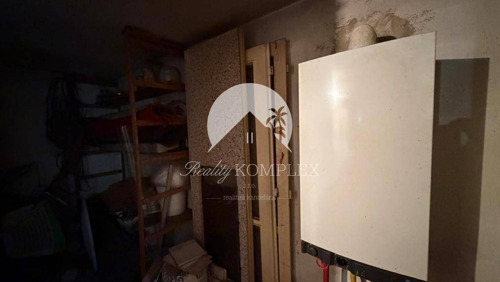 Reality KOMPLEX s.r.o eladásra kínál sorházat Komáromfüssön