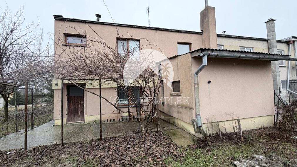 Reality KOMPLEX s.r.o eladásra kínál sorházat Komáromfüssön