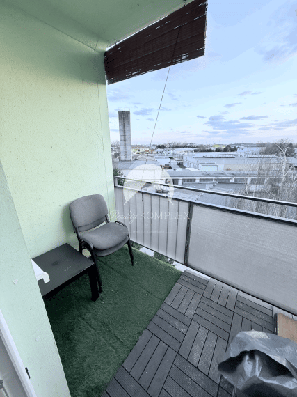 Reality KOMPLEX s.r.o. Vám ponúka NA PREDAJ krásny 3-izbový byt s loggiou v príjemnej lokalite v DS