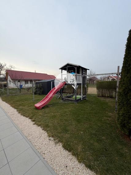 Reality KOMPLEX s.r.o. Vám EXKLUZÍVNE ponúka rodinný dom v Zemianskej Olči