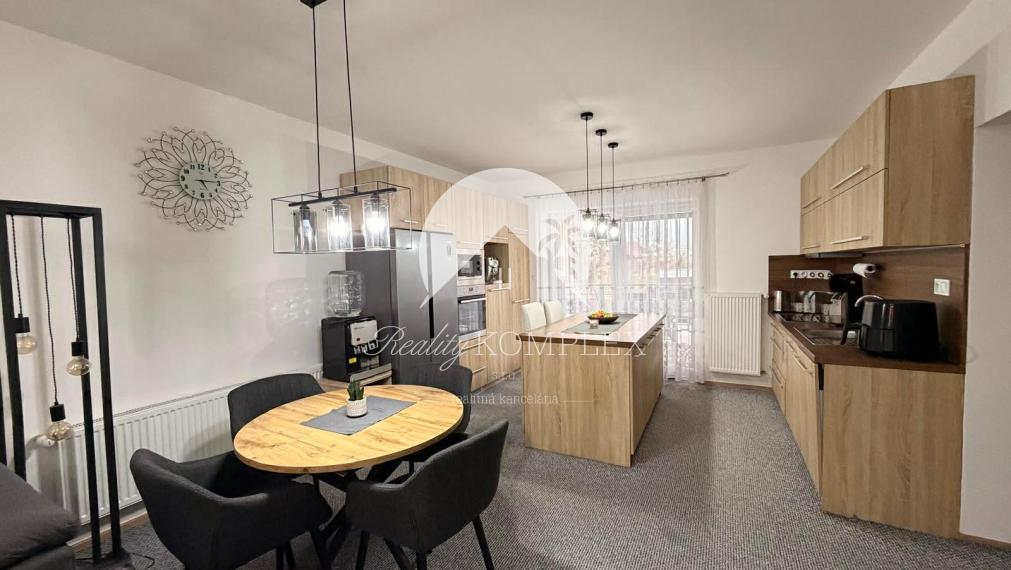 Reality KOMPLEX s.r.o. Vám EXKLUZÍVNE ponúka rodinný dom v Zemianskej Olči