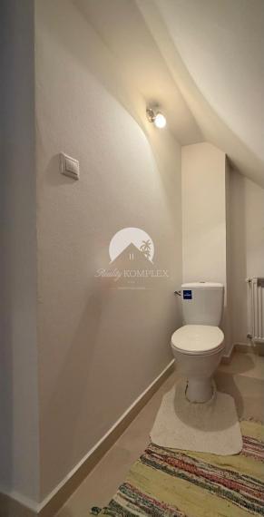 Reality KOMPLEX s.r.o. Vám EXKLUZÍVNE ponúka rodinný dom v Zemianskej Olči