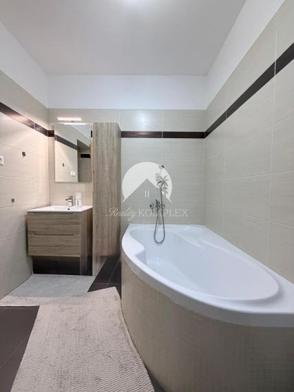 Reality KOMPLEX s.r.o. Vám EXKLUZÍVNE ponúka rodinný dom v Zemianskej Olči