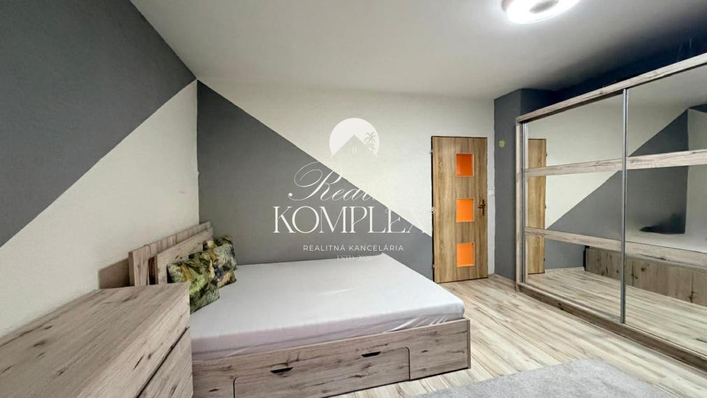 Reality KOMPLEX s.r.o. VámEXKLUZÍVNE ponúka na predaj rodinný dom v obci Zemianska Olča.
