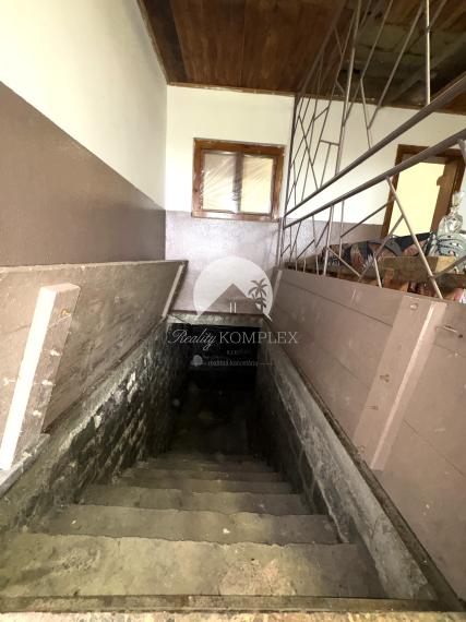 IBA U NÁS !!! Reality KOMPLEX s.r.o. ponúka EXKLUZÍVNE na predaj poschodovú chatu s pivnicou v chatovej oblasti Chotín !!!