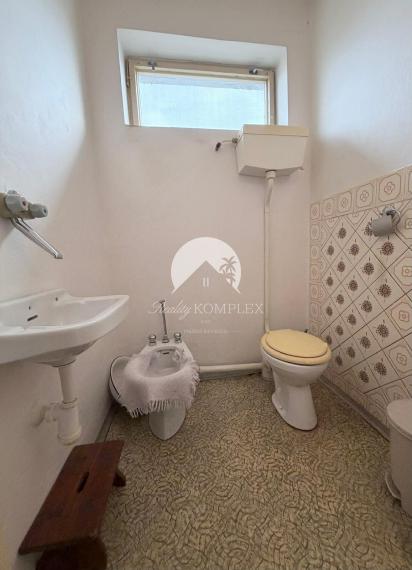 Reality KOMPLEX s.r.o Vám exkluzívne ponúka rodinný dom v obci Čičov