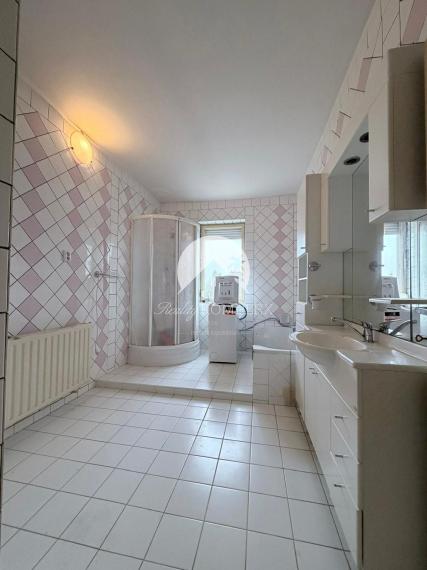 Reality KOMPLEX s.r.o Vám exkluzívne ponúka rodinný dom v obci Čičov