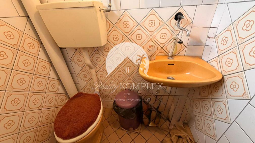 Reality KOMPLEX s.r.o Vám exkluzívne ponúka rodinný dom v obci Čičov