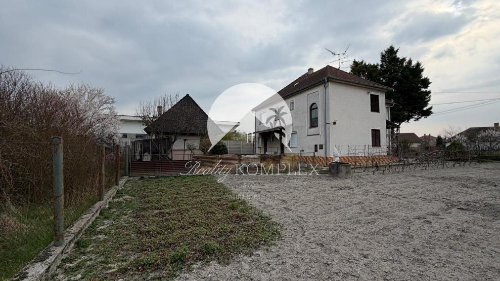 Reality KOMPLEX s.r.o Vám exkluzívne ponúka rodinný dom v obci Čičov