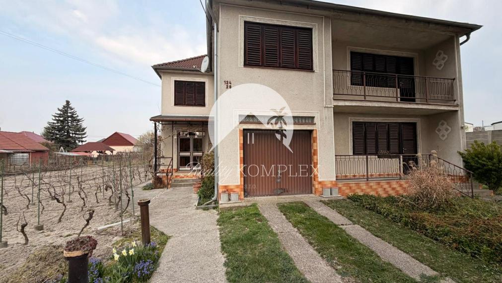 Reality KOMPLEX s.r.o Vám exkluzívne ponúka rodinný dom v obci Čičov