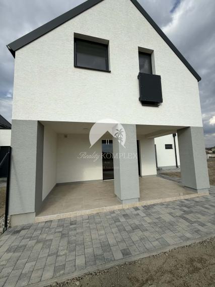 Reality KOMPLEX s.r.o Vám ponúka na predaj novostavbu v Kolárove