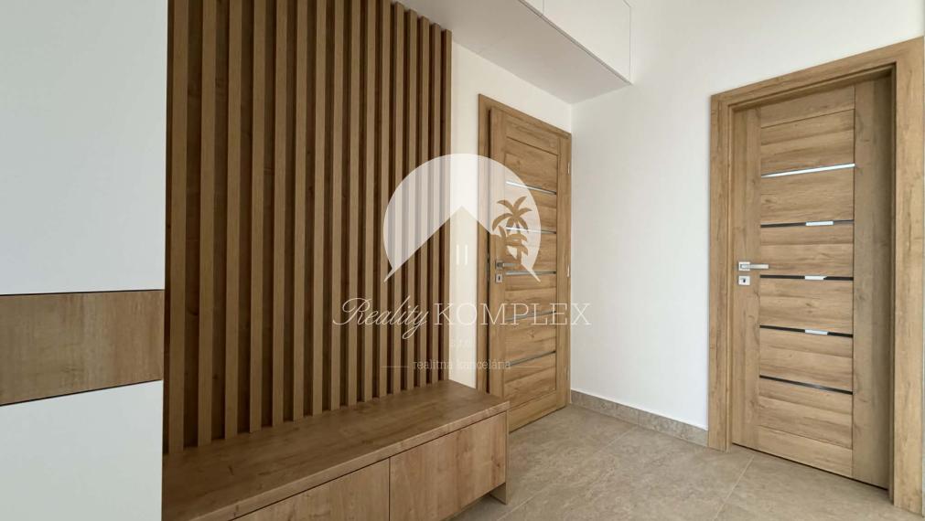 Reality KOMPLEX s.r.o Vám ponúka na predaj novostavbu v Kolárove