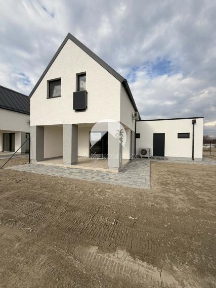 Reality KOMPLEX s.r.o Vám ponúka na predaj novostavbu v Kolárove