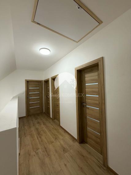 Reality KOMPLEX s.r.o Vám ponúka na predaj rodinnỳ dom