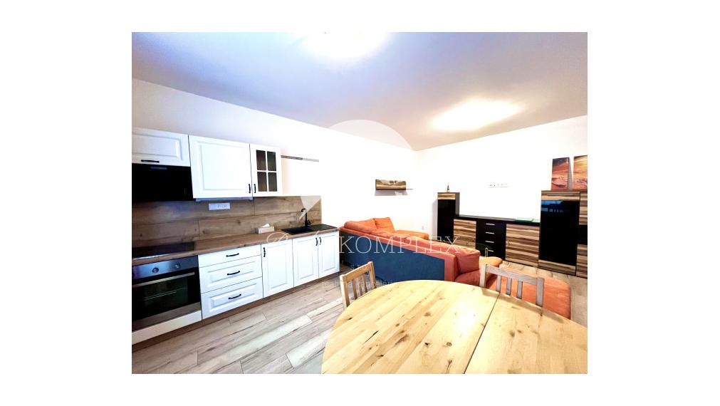 Reality KOMPLEX s.r.o. Vám ponúka na PRENÁJOM pekný 2 izbový byt v Dunajskej Strede