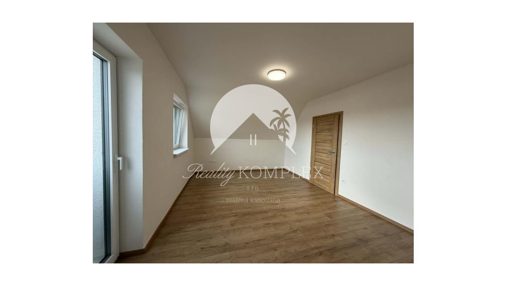 Reality KOMPLEX s.r.o. Vám ponúka na predaj tri moderné radové rodinné domy, nachádzajúce sa vedľa seba v novej, vyhľadávanej mestskej časti Kolárova.